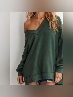 Aerie • Oversized V-Neck Sweatshirt